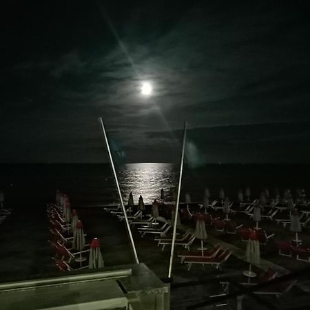 Appartamento Loano Climatizzato Mt 650 Dal Mare Zewnętrze zdjęcie